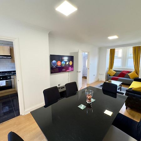 3 Bedrooms Spacious House, Separate Reception, 2 Full Bathrooms, Parking, Garden London Eksteriør billede