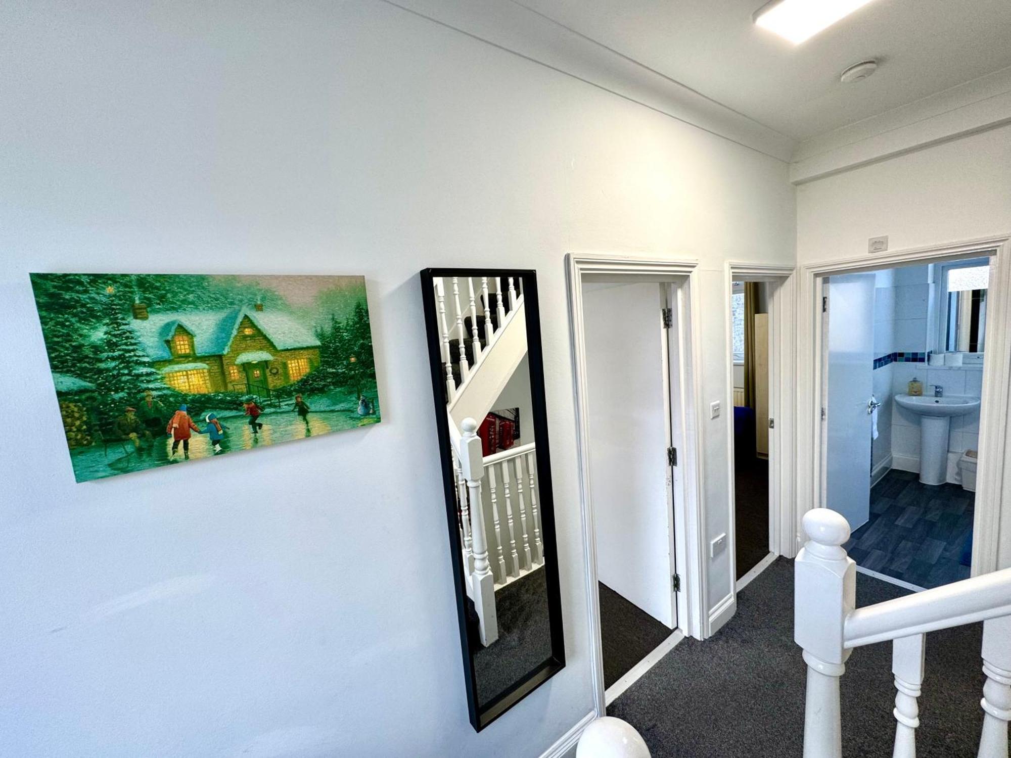 3 Bedrooms Spacious House, Separate Reception, 2 Full Bathrooms, Parking, Garden London Eksteriør billede